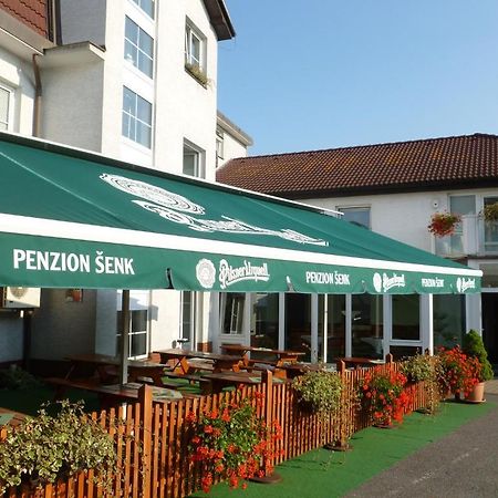 Penzion Senk Pardubice Buitenkant foto